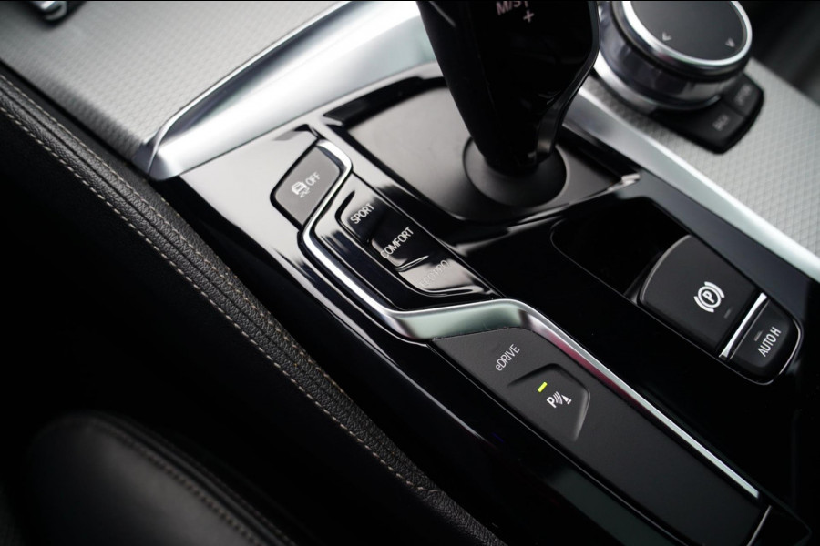BMW 5 Serie 530e iPerformance High Executive | M-pakket | Massage | Harman/Kardon | Schuifdak | HuD | Nappa Leder | Stoelkoeling