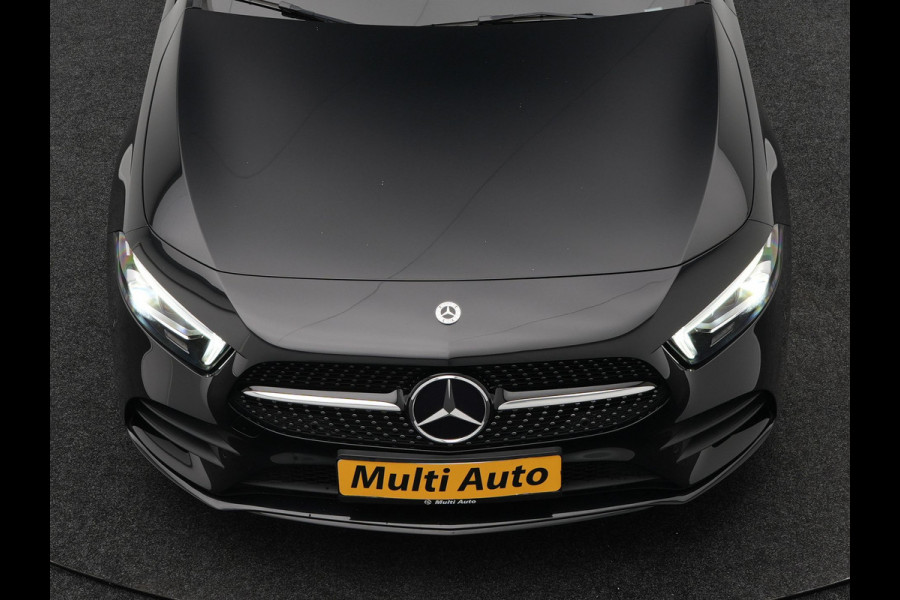 Mercedes-Benz A-Klasse 250 e AMG Plug In Hybrid PHEV | Widescreen | Sfeerverlichting | Carplay | Alcantara Sportstoelen Verwarmd | Camera | Sportstuur |