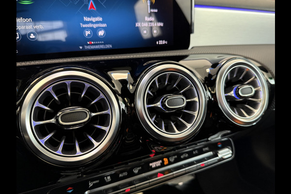 Mercedes-Benz CLA-Klasse 200 AMG Line Panoramadak Full-led Sfeerverlichting * 2e Paasdag zijn wij geopend van 12:00 tot 17:00uur! *