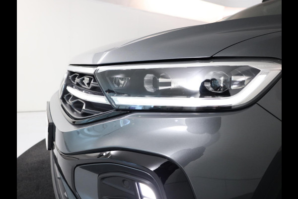 Volkswagen T-Roc 1.5 TSI R-Line 150 pk Automaat (DSG) | Verlengde garantie | Navigatie via App | Panoramadak | Parkeersensoren (Park assist) | Achteruitrijcamera | Adaptieve cruise control | Black Style pakket |