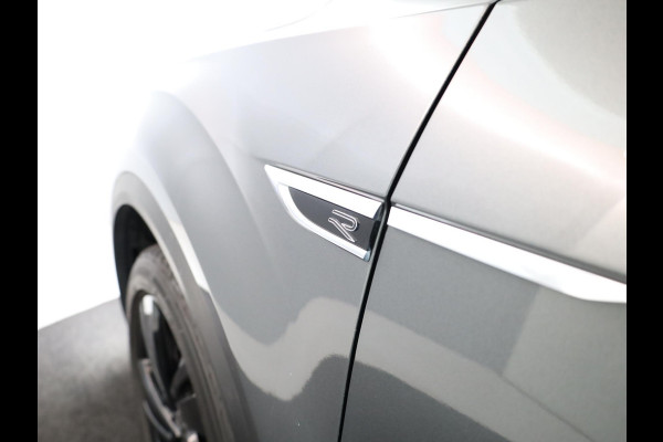 Volkswagen T-Roc 1.5 TSI R-Line 150 pk Automaat (DSG) | Verlengde garantie | Navigatie via App | Panoramadak | Parkeersensoren (Park assist) | Achteruitrijcamera | Adaptieve cruise control | Black Style pakket |