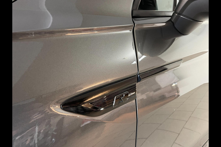 Volkswagen Tiguan 1.5 TSI ACT Highline Business R AUTOMAAT PANO AIRCO CLIMA NAVI CRUISE STOELVERW PDC TREKHAAK NIEUWSTAAT