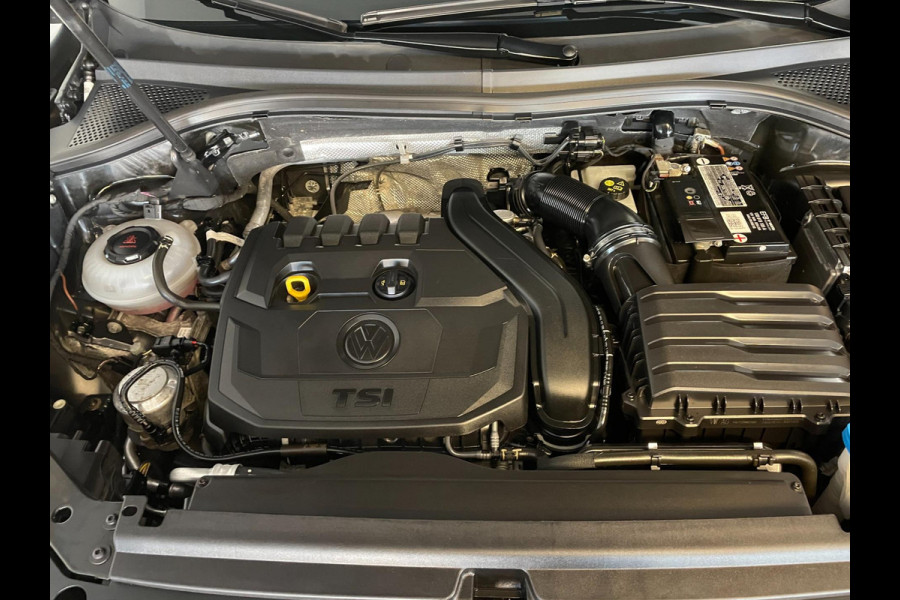 Volkswagen Tiguan 1.5 TSI ACT Highline Business R AUTOMAAT PANO AIRCO CLIMA NAVI CRUISE STOELVERW PDC TREKHAAK NIEUWSTAAT