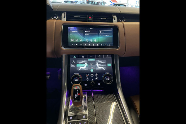 Land Rover Range Rover Sport P575 SVR Carbon Edition
