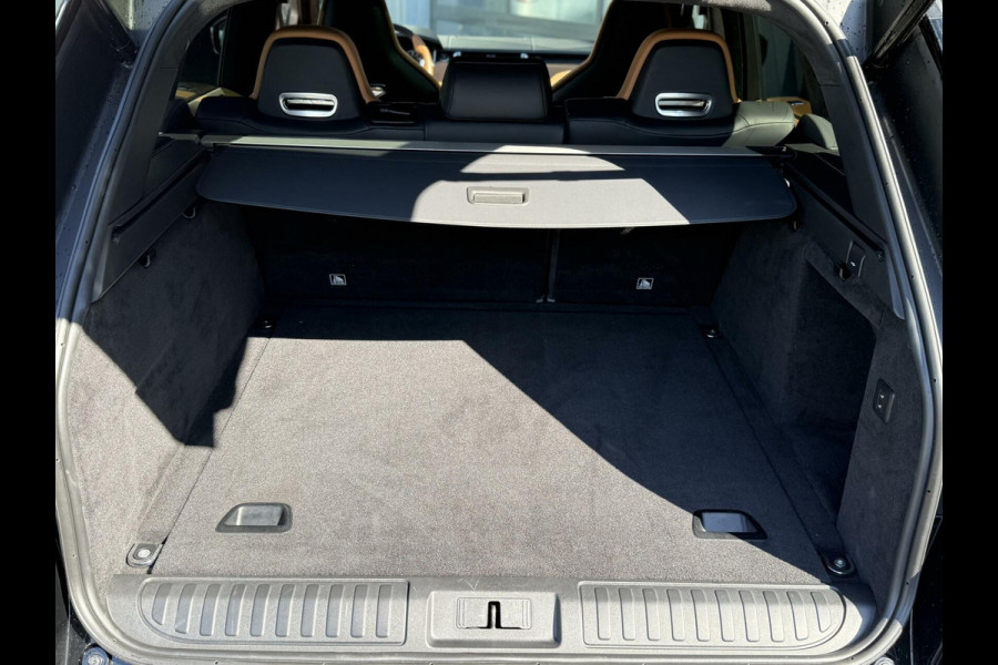 Land Rover Range Rover Sport P575 SVR Carbon Edition