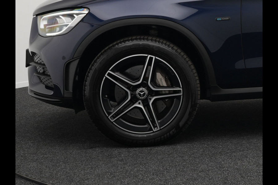 Mercedes-Benz GLC 300e 4MATIC AMG Plug In Hybrid 320pk PHEV | Apple Carplay |  Alcantara Sportstoelen | Sfeerverlichting | Virtual Cockpit | 19"L.M | Night Pakket |