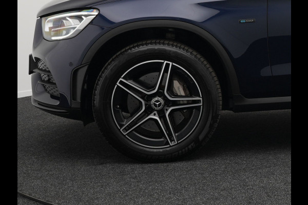 Mercedes-Benz GLC 300e 4MATIC AMG Plug In Hybrid 320pk PHEV | Apple Carplay |  Alcantara Sportstoelen | Sfeerverlichting | Virtual Cockpit | 19"L.M | Night Pakket |