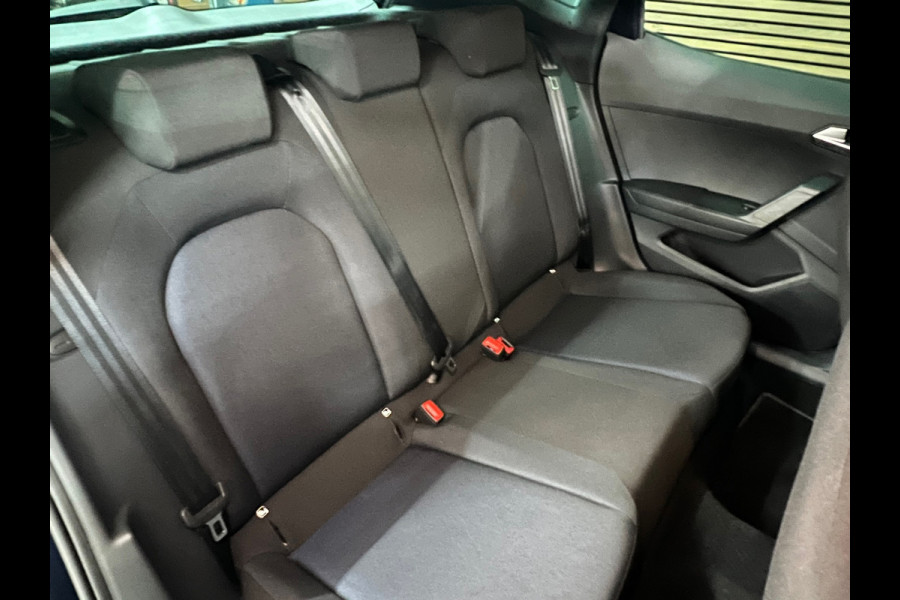 Seat Arona 1.0 TSI FR Bus. Intense | Facelift | Camera | Carplay | Matrix LED | Virtual | Ambient | Fabrieksgarantie