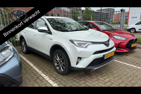 Toyota RAV4 2.5 Hybrid AWD Executive 4-wheel-drive | Trekhaak 1.650 kg. Trekgewicht | Bearlock & Alarmsysteem |