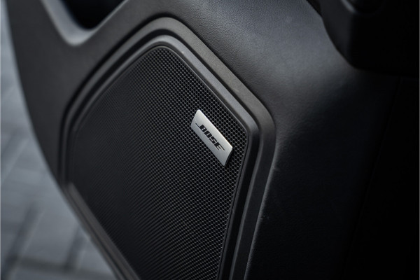 Porsche Macan 3.0 S - Facelift l Carbon l Alcantara Hemel l Panorama | Luchtv. | Elek. Trekhaak