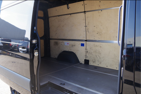 Mercedes-Benz Sprinter 319 3.0 CDI V6 L2H2 AUT. LED, 360CAMERA, ADAPT. CRUISE, MBUX10'', TREKHAAK, STANDKACHEL, STOELVERWARMING, CLIMA