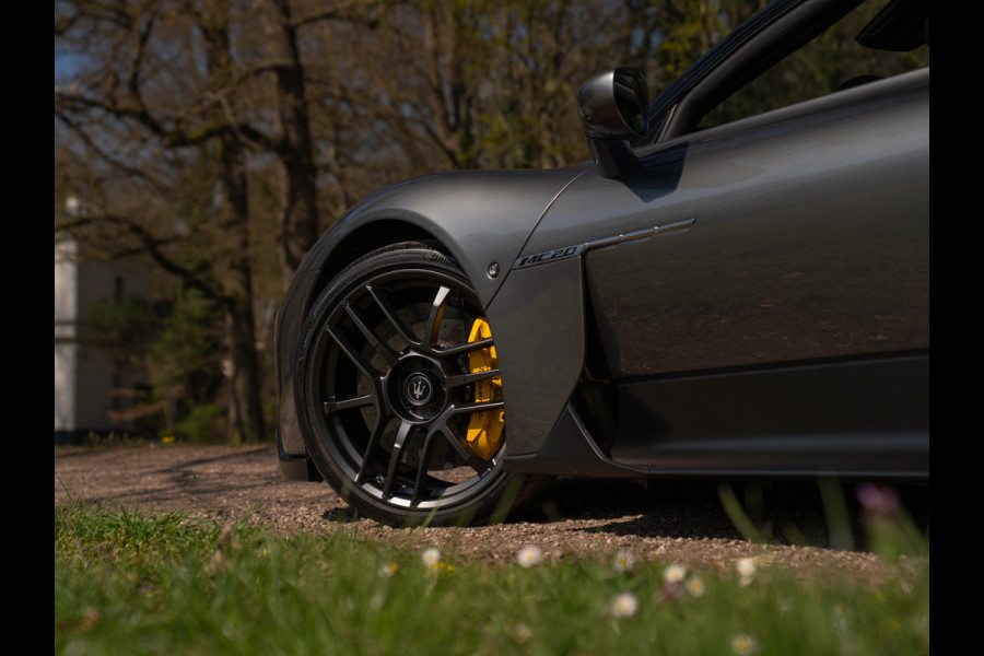Maserati MC20 Cielo 3.0 V6 | Lift | Keramisch | Alcantara interieur | ADAS | Sonus Faber | E-LSD