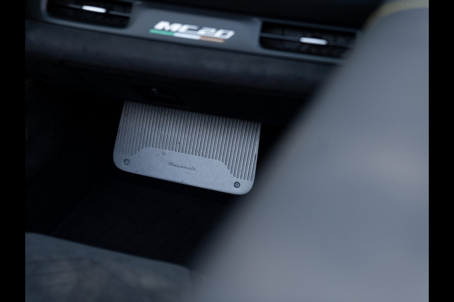 Maserati MC20 Cielo 3.0 V6 | Lift | Keramisch | Alcantara interieur | ADAS | Sonus Faber | E-LSD
