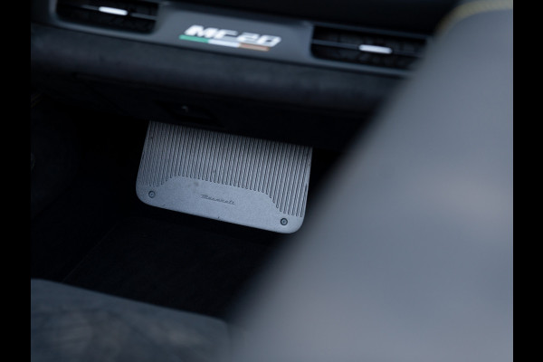 Maserati MC20 Cielo 3.0 V6 | Lift | Keramisch | Alcantara interieur | ADAS | Sonus Faber | E-LSD
