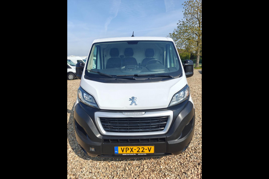 Peugeot Boxer 330 2.2 BlueHDi 120 L2H1 Premium 1e eig. Airco , camara , cruise , Apk mei 2026 , pacht bus!