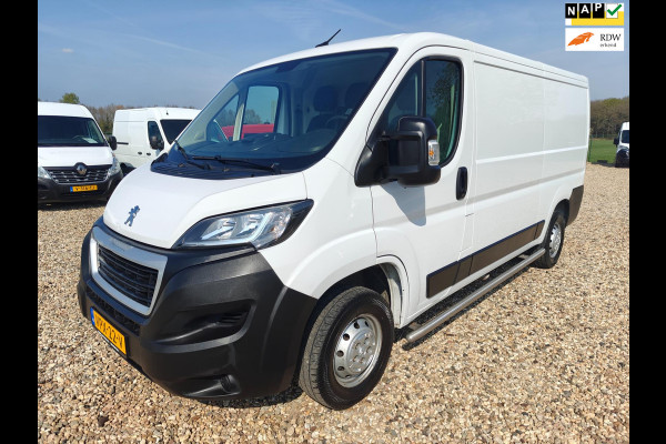 Peugeot Boxer 330 2.2 BlueHDi 120 L2H1 Premium 1e eig. Airco , camara , cruise , Apk mei 2026 , pacht bus!
