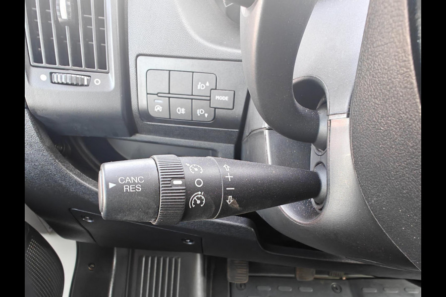 Peugeot Boxer 330 2.2 BlueHDi 120 L2H1 Premium 1e eig. Airco , camara , cruise , Apk mei 2026 , pacht bus!