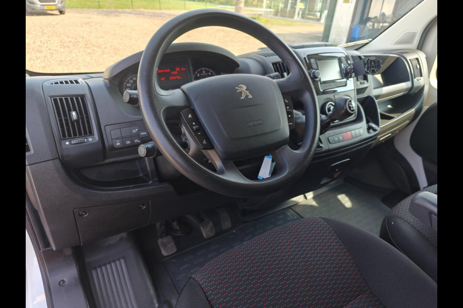 Peugeot Boxer 330 2.2 BlueHDi 120 L2H1 Premium 1e eig. Airco , camara , cruise , Apk mei 2026 , pacht bus!