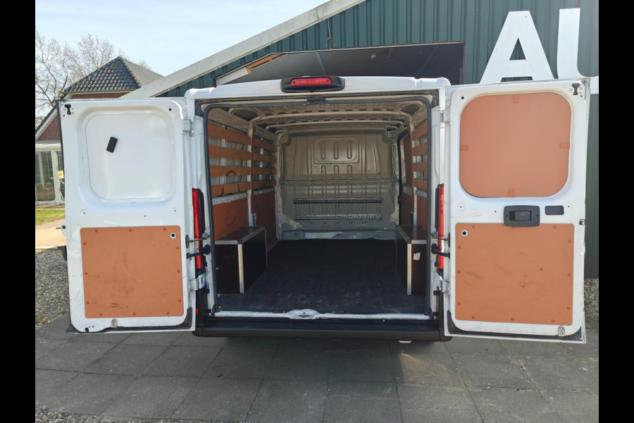 Peugeot Boxer 330 2.2 BlueHDi 120 L2H1 Premium 1e eig. Airco , camara , cruise , Apk mei 2026 , pacht bus!