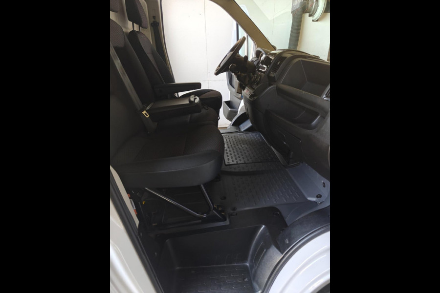 Peugeot Boxer 330 2.2 BlueHDi 120 L2H1 Premium 1e eig. Airco , camara , cruise , Apk mei 2026 , pacht bus!