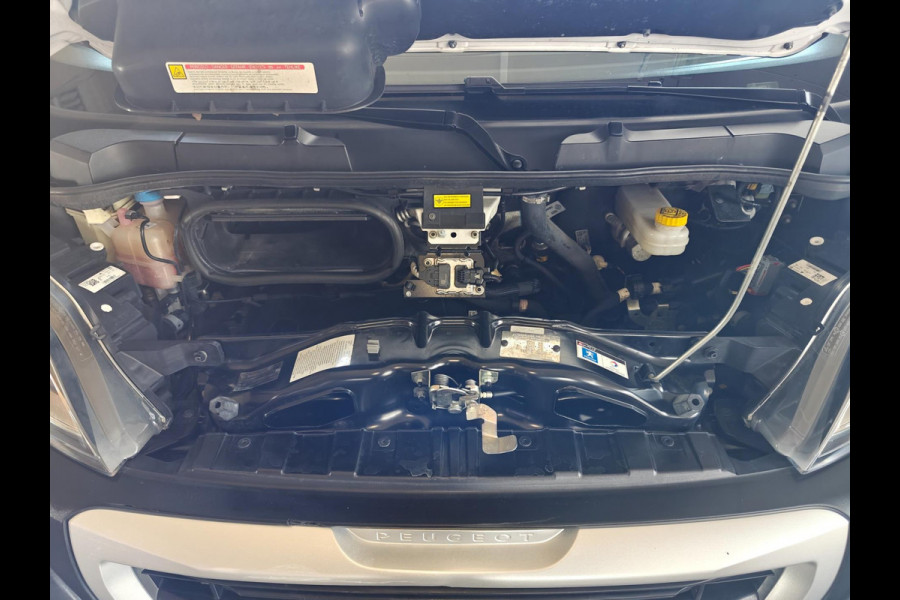 Peugeot Boxer 330 2.2 BlueHDi 120 L2H1 Premium 1e eig. Airco , camara , cruise , Apk mei 2026 , pacht bus!