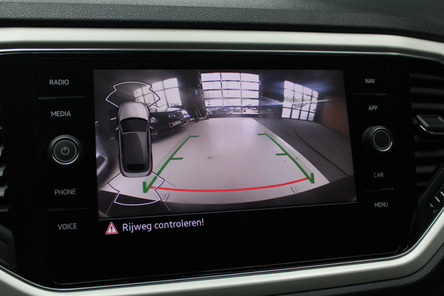 Volkswagen T-Roc Cabrio 1.5 TSI Navi Leer Virtual Camera PDC Stuurverwarming LED stoelverwarming Climate LM velgen