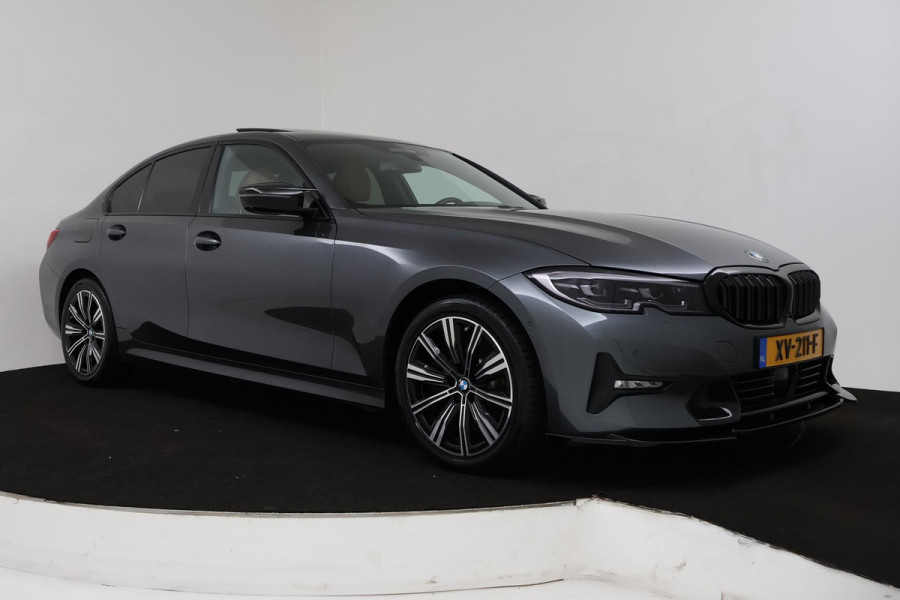 BMW 3-serie 330i High Executive Edition (PANORAMADAK, CAMERA, CRUISE ADAPTIEF, NAVIGATIE, STOELVERWARMING, DEALER ONDERHOUDEN)