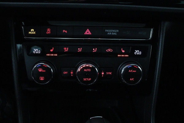 Seat Leon 1.5 TSI FR Ultimate Edition (PANORAMADAK, CAMERA, CRUISE CONTROL, NAVIGATIE, AUTOMAAT, STOELVERWARMING)