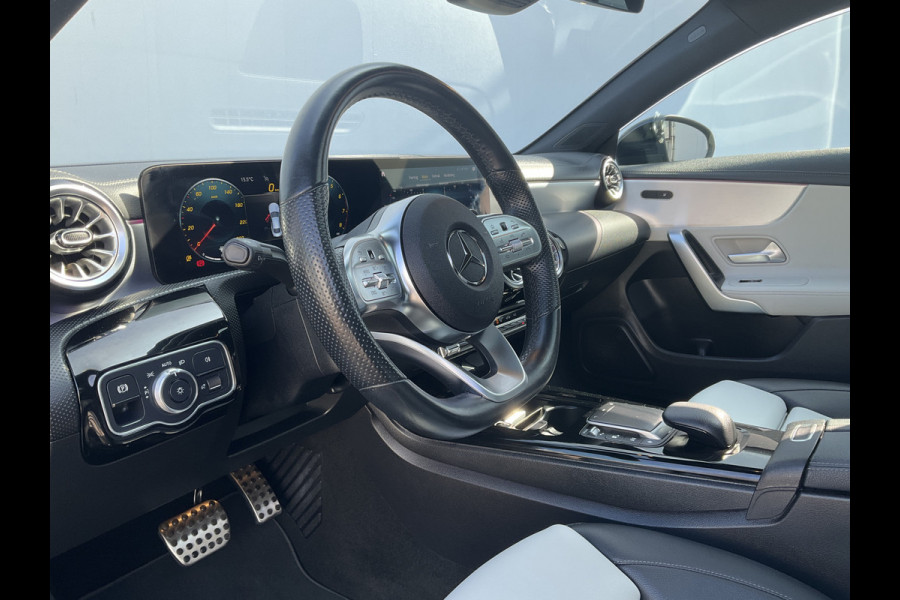 Mercedes-Benz CLA-Klasse 200 164pk Premium Plus AMG Pano.dak Sfeerverl. Stoelverw.
