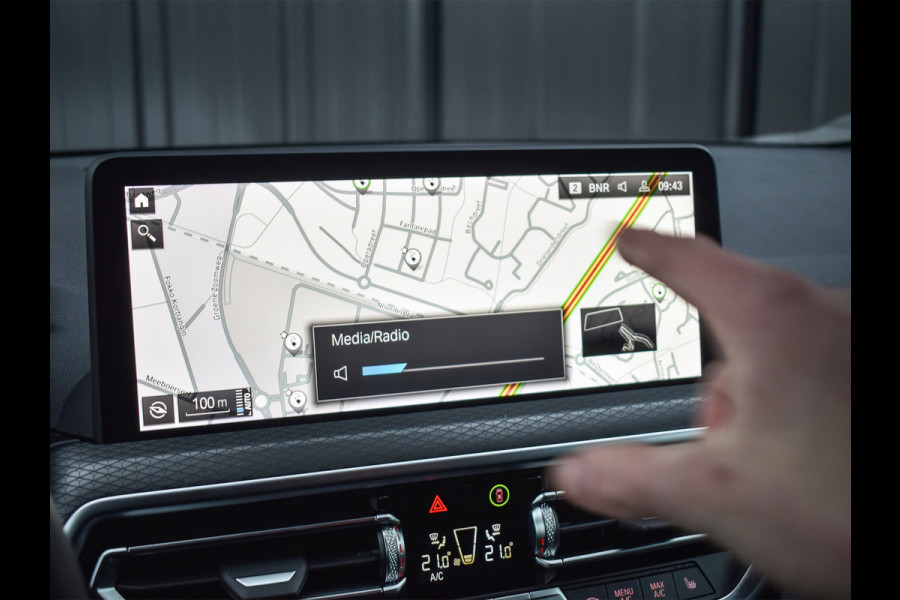 BMW X3 xDrive30e M-SPORT | CRUISE CONTROL | ELEKTR. TREKHAAK | ACHTERUITRIJ CAMERA | STOEL- EN STUUR VERWARMING |