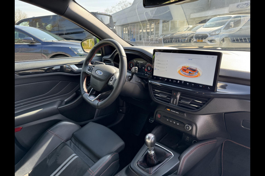 Ford Focus 2.3 EcoBoost ST-X 280pk | Winter Pack | Adaptive cruise control | Sper diff | Head up Display | Camera | AGR-stoelen