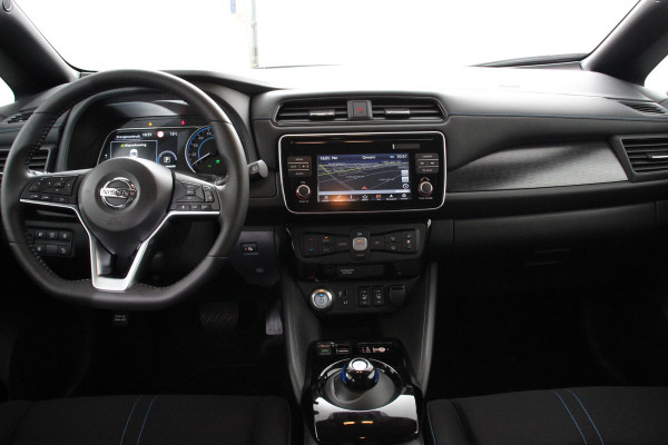 Nissan Leaf N-Connecta 40 kWh Navigatie Climate Control Camera Parkeer sensoren