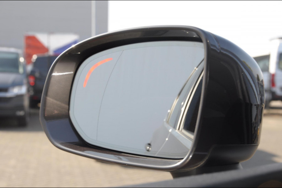 Volvo XC60 T8 455PK Automaat AWD Ultra Bright Long range / Head-up display / Harman Kardon audio / Panoramadak / BLIS / Elektrisch bedienbare voorstoelen / Memory seats / Verwarmbare stoelen / Keyless entry /