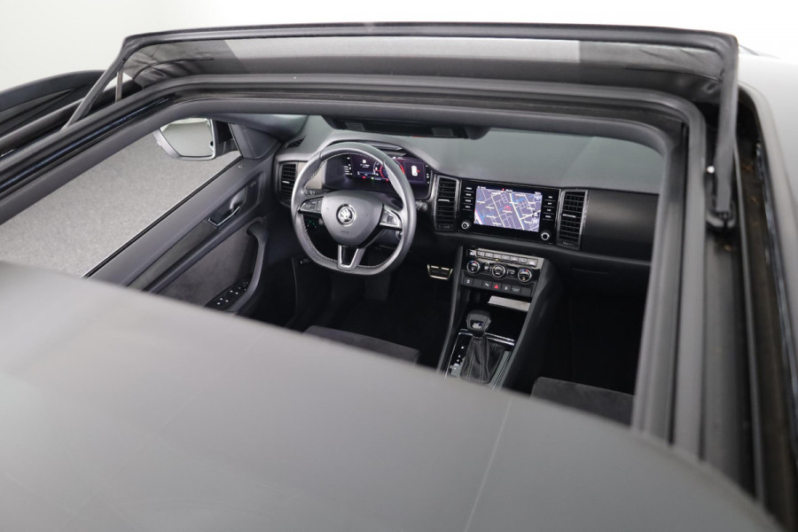 Škoda Kodiaq 1.5 TSI Sportline Business 150 pk Automaat (DSG) | Navigatie | Panoramadak | Parkeersensoren | Achteruitrijcamera | Adaptieve cruise control | Stoelverwarming | Canton audio |