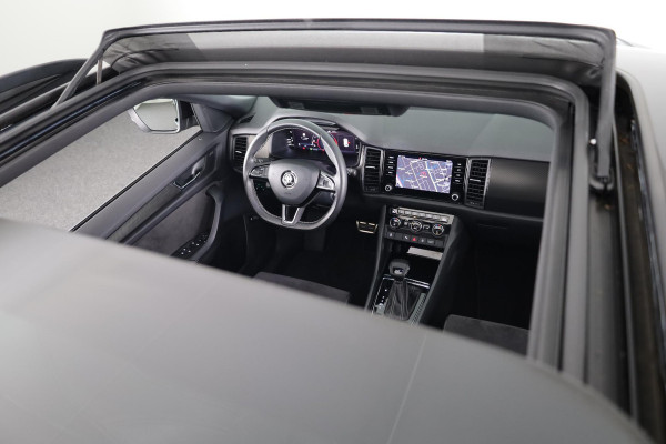 Škoda Kodiaq 1.5 TSI Sportline Business 150 pk Automaat (DSG) | Navigatie | Panoramadak | Parkeersensoren | Achteruitrijcamera | Adaptieve cruise control | Stoelverwarming | Canton audio |