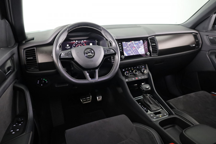 Škoda Kodiaq 1.5 TSI Sportline Business 150 pk Automaat (DSG) | Navigatie | Panoramadak | Parkeersensoren | Achteruitrijcamera | Adaptieve cruise control | Stoelverwarming | Canton audio |