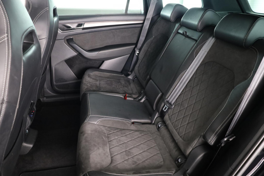 Škoda Kodiaq 1.5 TSI Sportline Business 150 pk Automaat (DSG) | Navigatie | Panoramadak | Parkeersensoren | Achteruitrijcamera | Adaptieve cruise control | Stoelverwarming | Canton audio |