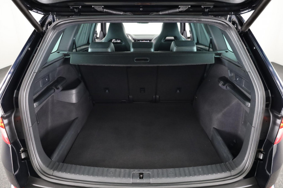 Škoda Kodiaq 1.5 TSI Sportline Business 150 pk Automaat (DSG) | Navigatie | Panoramadak | Parkeersensoren | Achteruitrijcamera | Adaptieve cruise control | Stoelverwarming | Canton audio |