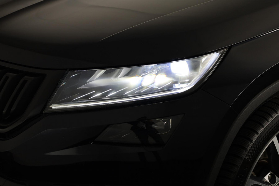 Škoda Kodiaq 1.5 TSI Sportline Business 150 pk Automaat (DSG) | Navigatie | Panoramadak | Parkeersensoren | Achteruitrijcamera | Adaptieve cruise control | Stoelverwarming | Canton audio |