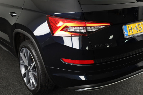 Škoda Kodiaq 1.5 TSI Sportline Business 150 pk Automaat (DSG) | Navigatie | Panoramadak | Parkeersensoren | Achteruitrijcamera | Adaptieve cruise control | Stoelverwarming | Canton audio |