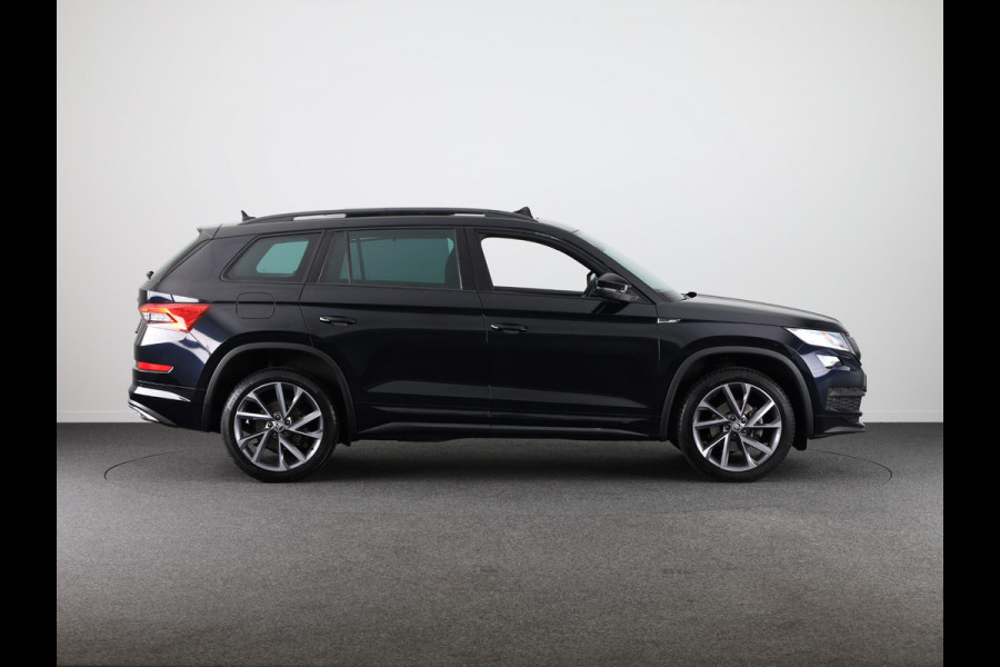 Škoda Kodiaq 1.5 TSI Sportline Business 150 pk Automaat (DSG) | Navigatie | Panoramadak | Parkeersensoren | Achteruitrijcamera | Adaptieve cruise control | Stoelverwarming | Canton audio |