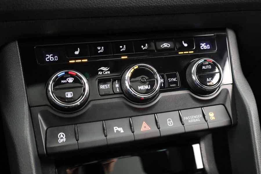 Škoda Kodiaq 1.5 TSI Sportline Business 150 pk Automaat (DSG) | Navigatie | Panoramadak | Parkeersensoren | Achteruitrijcamera | Adaptieve cruise control | Stoelverwarming | Canton audio |