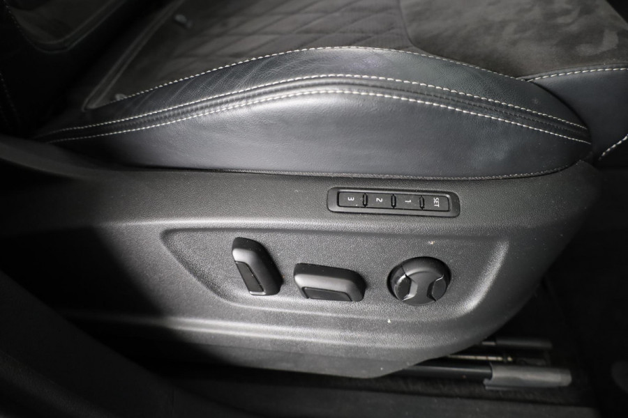 Škoda Kodiaq 1.5 TSI Sportline Business 150 pk Automaat (DSG) | Navigatie | Panoramadak | Parkeersensoren | Achteruitrijcamera | Adaptieve cruise control | Stoelverwarming | Canton audio |