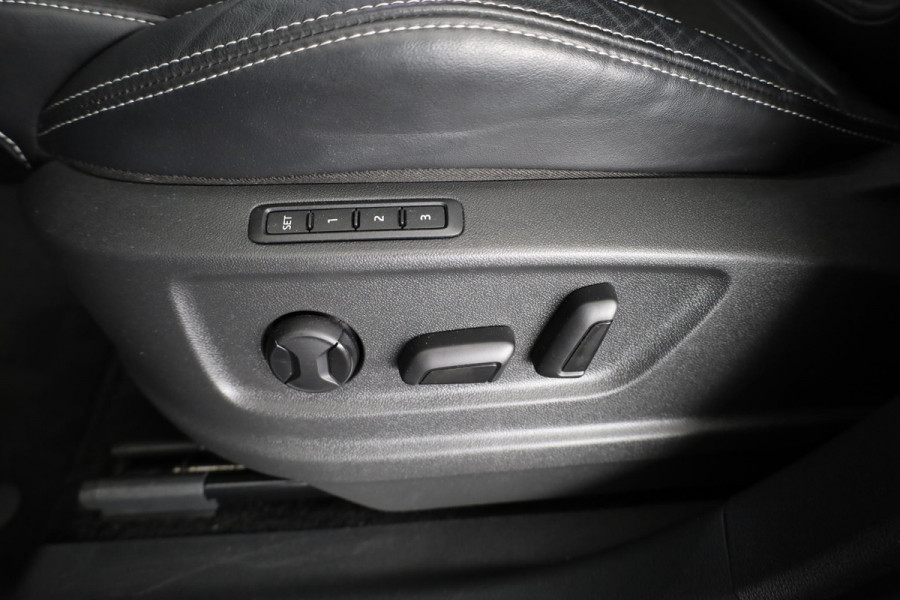 Škoda Kodiaq 1.5 TSI Sportline Business 150 pk Automaat (DSG) | Navigatie | Panoramadak | Parkeersensoren | Achteruitrijcamera | Adaptieve cruise control | Stoelverwarming | Canton audio |