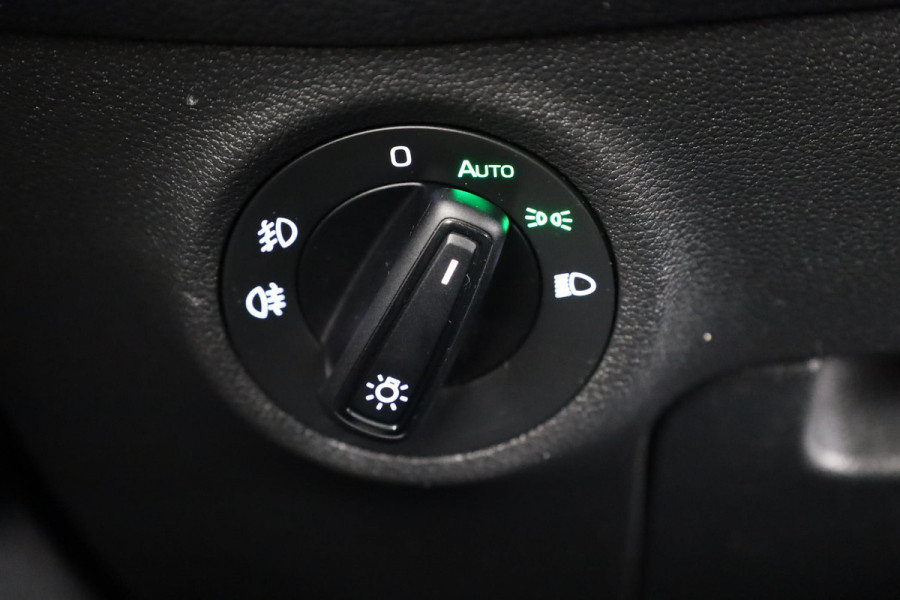 Škoda Kodiaq 1.5 TSI Sportline Business 150 pk Automaat (DSG) | Navigatie | Panoramadak | Parkeersensoren | Achteruitrijcamera | Adaptieve cruise control | Stoelverwarming | Canton audio |