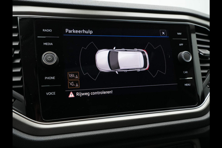 Volkswagen T-Roc 1.5 TSI 150pk Style Panorama Trekhaak Virtual Cockpit Led 343