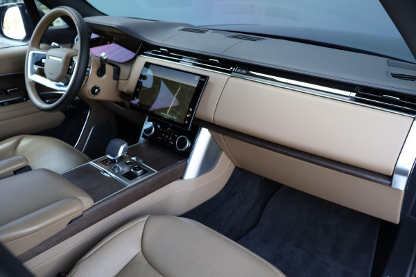 Land Rover Range Rover P530 4.4 V8 Autobiography | BTW AUTO | MERIDIAN REFERENCE AUDIO | 23" | ACHTERASBESTURING | CARPLAY | STOELKOELING/VERWARMING V+ HEAD-UP | LASER-LED KOPLAMPEN | ETC
