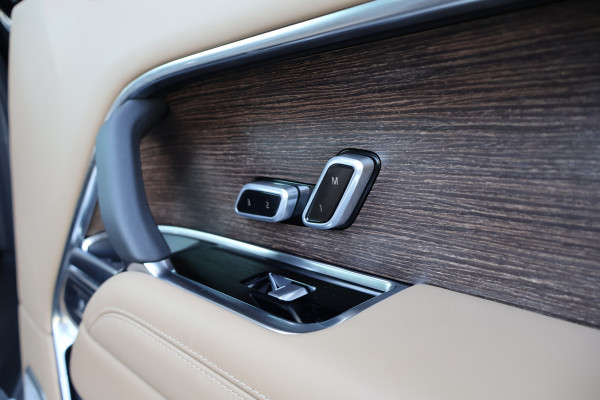 Land Rover Range Rover P530 4.4 V8 Autobiography | BTW AUTO | MERIDIAN REFERENCE AUDIO | 23" | ACHTERASBESTURING | CARPLAY | STOELKOELING/VERWARMING V+ HEAD-UP | LASER-LED KOPLAMPEN | ETC