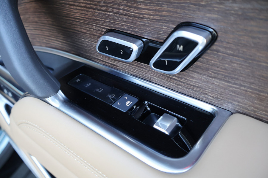 Land Rover Range Rover P530 4.4 V8 Autobiography | BTW AUTO | MERIDIAN REFERENCE AUDIO | 23" | ACHTERASBESTURING | CARPLAY | STOELKOELING/VERWARMING V+ HEAD-UP | LASER-LED KOPLAMPEN | ETC