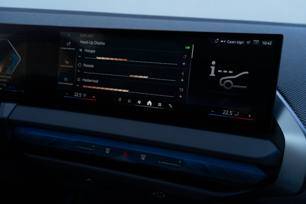 BMW X3 30e xDrive / M- Sport/ Standkachel/ Live Cockpit/ Adaptive Cruise Control/ Panoramadak/  220kW (220PK)